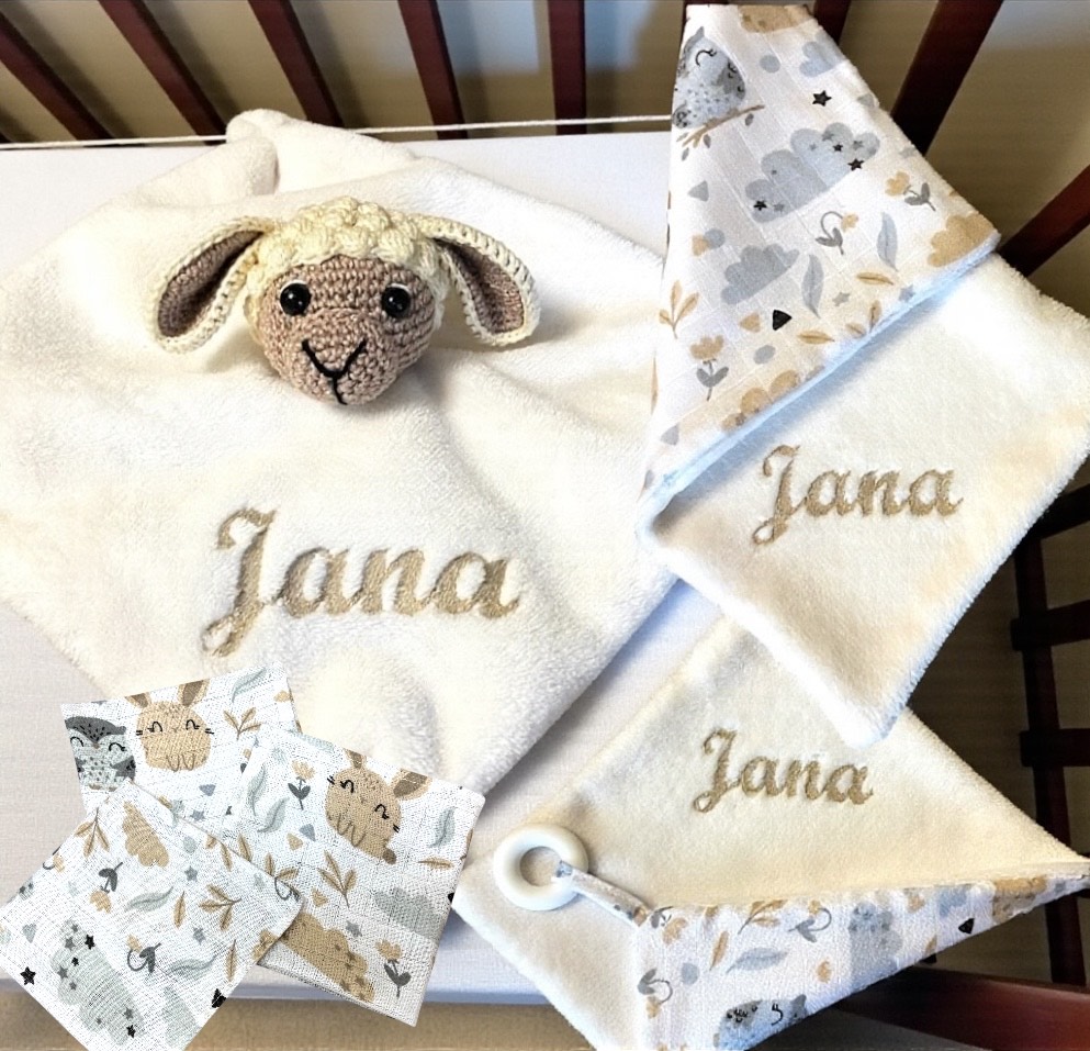 Bárányos szett hímzett névvel kislányoknak
