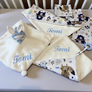 Törtfehér cumis-nyuszis szett kisfiúknak