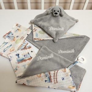 Halványszürke kutyás szett kisfiúknak