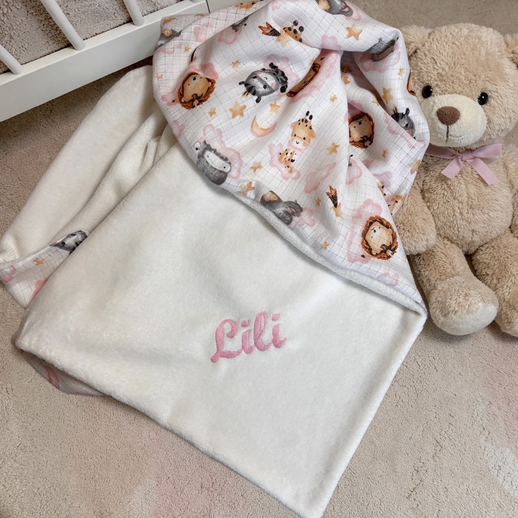 Saját hímzett névvel kérhető egyedi babatakaró
